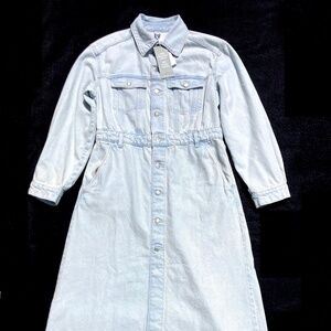 H&M Woman Light Denim NWT Shirt Dress Size M NEW!
